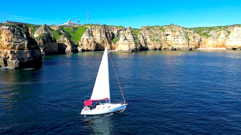 Charter your sailing boat in Lagos